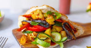 Kasviskebab vöner pitaleivällä